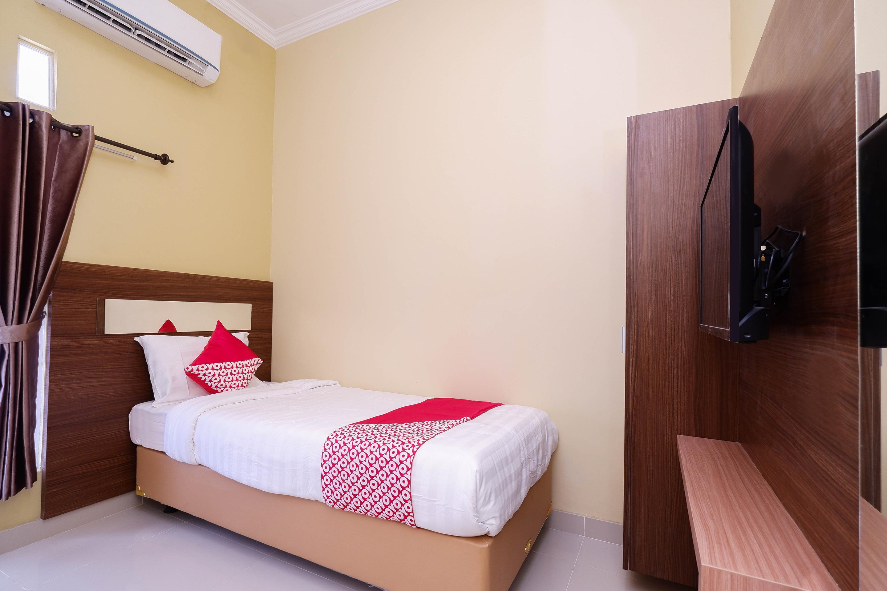 Hotel Super Oyo 1506 Shabrina 2 Syariah Solo Esterno foto