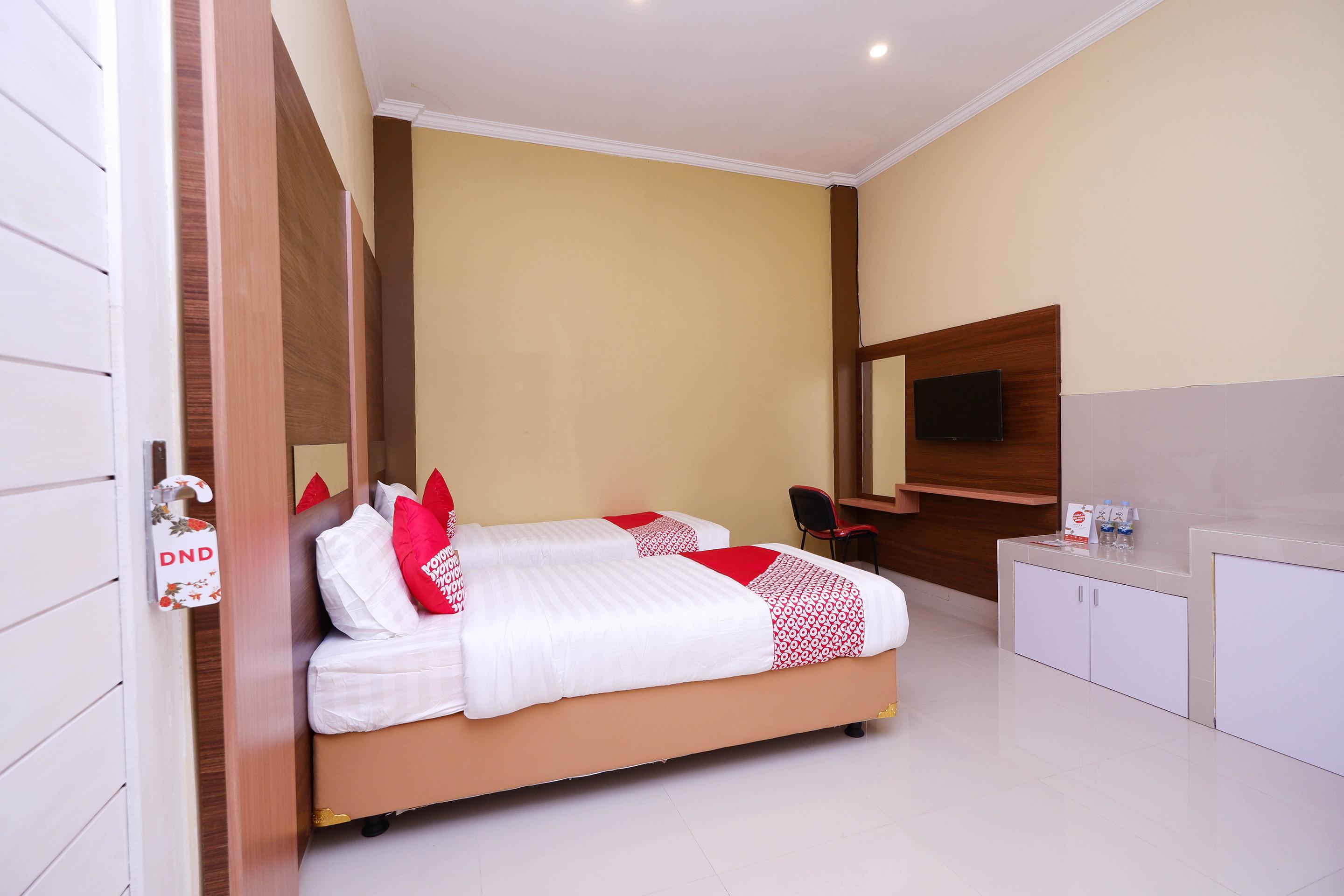 Hotel Super Oyo 1506 Shabrina 2 Syariah Solo Esterno foto