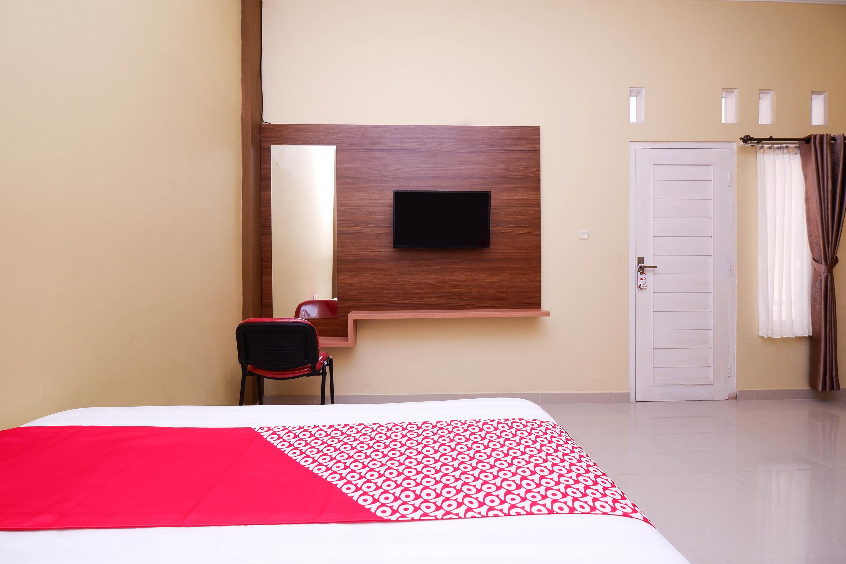 Hotel Super Oyo 1506 Shabrina 2 Syariah Solo Esterno foto