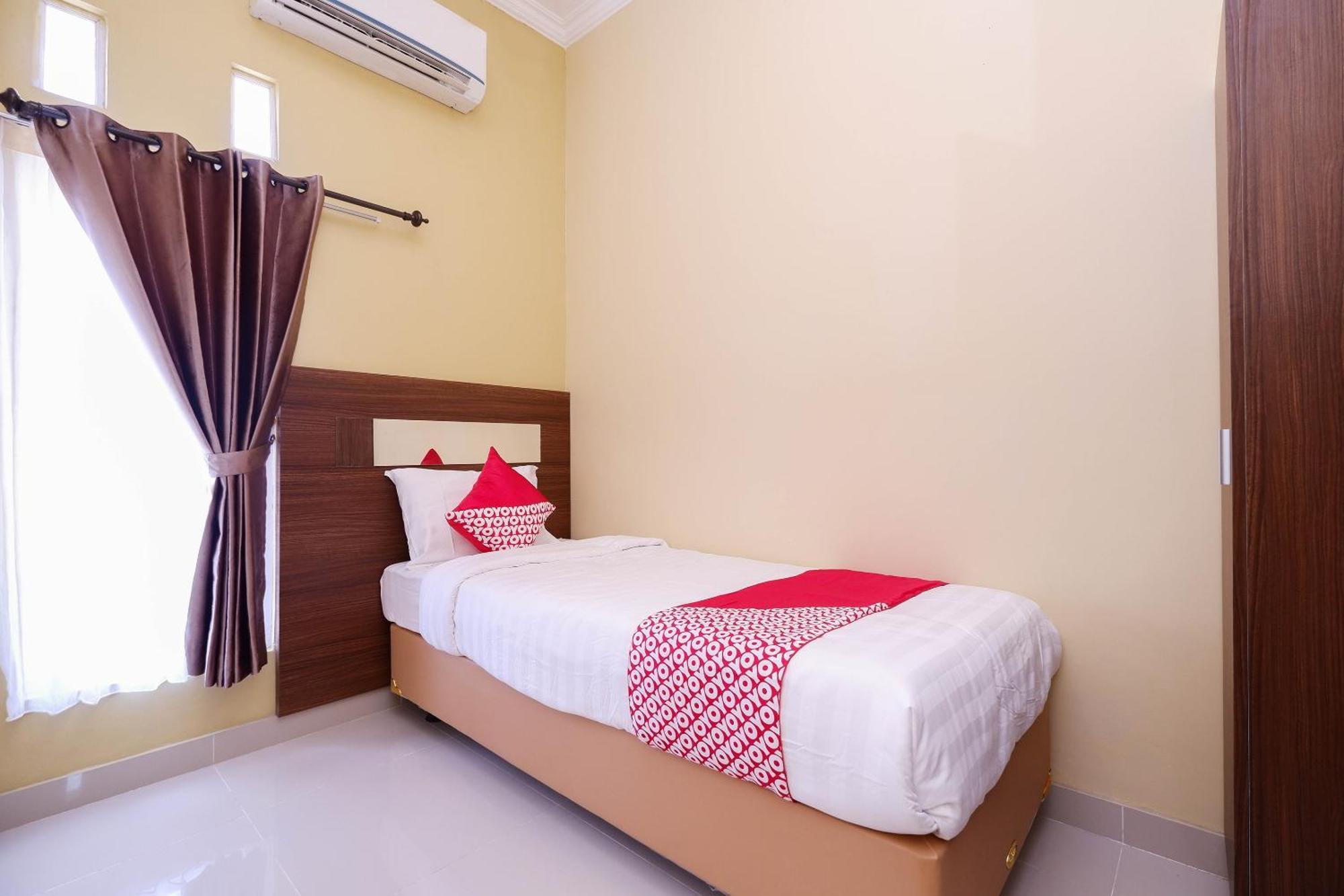 Hotel Super Oyo 1506 Shabrina 2 Syariah Solo Esterno foto