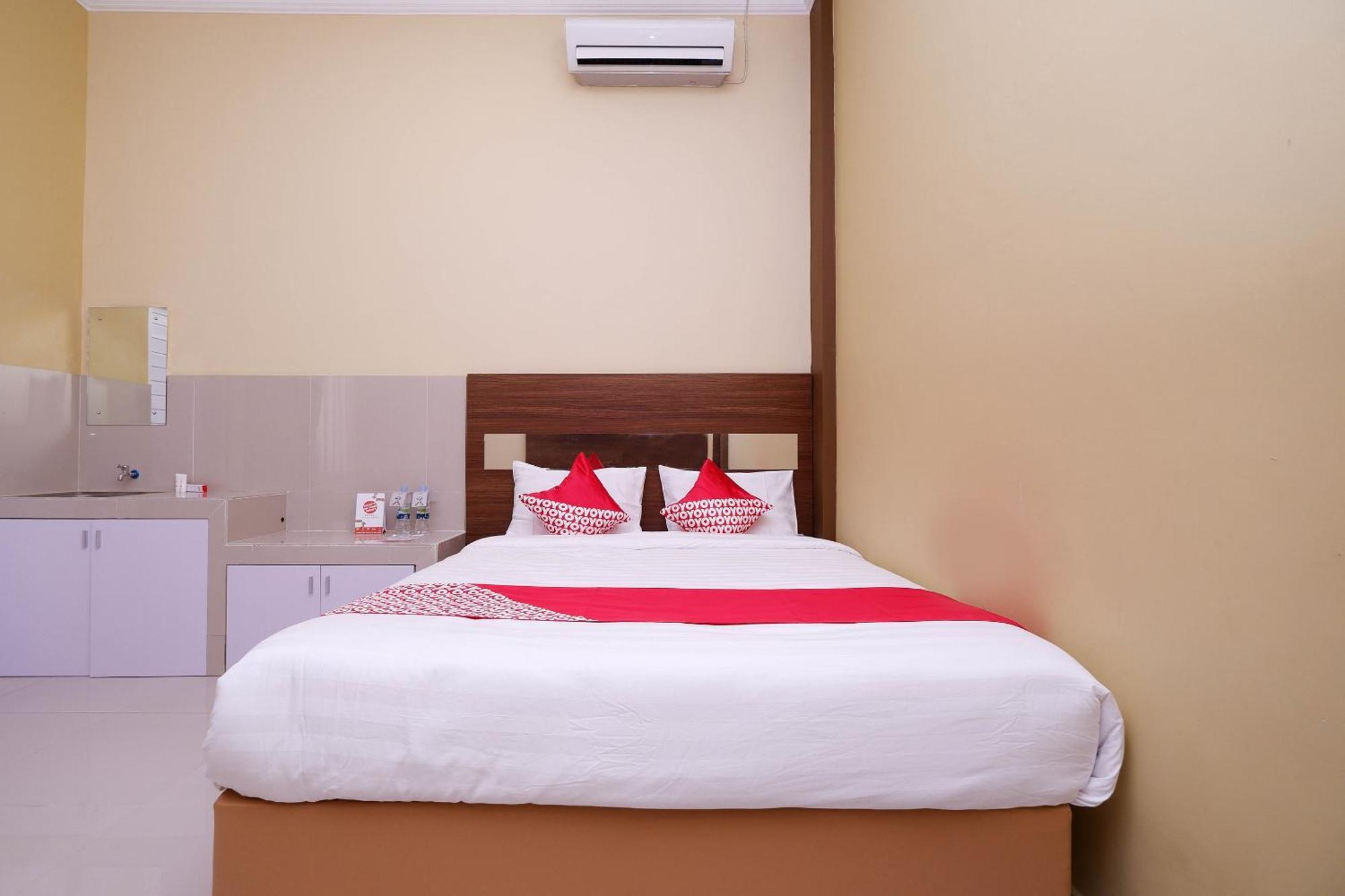 Hotel Super Oyo 1506 Shabrina 2 Syariah Solo Esterno foto