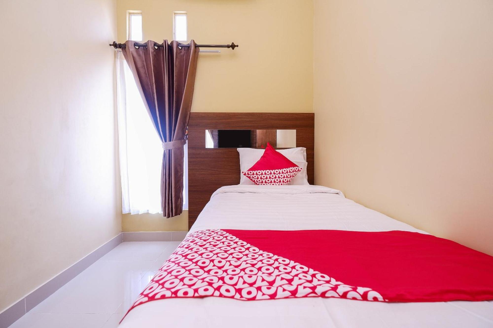 Hotel Super Oyo 1506 Shabrina 2 Syariah Solo Esterno foto