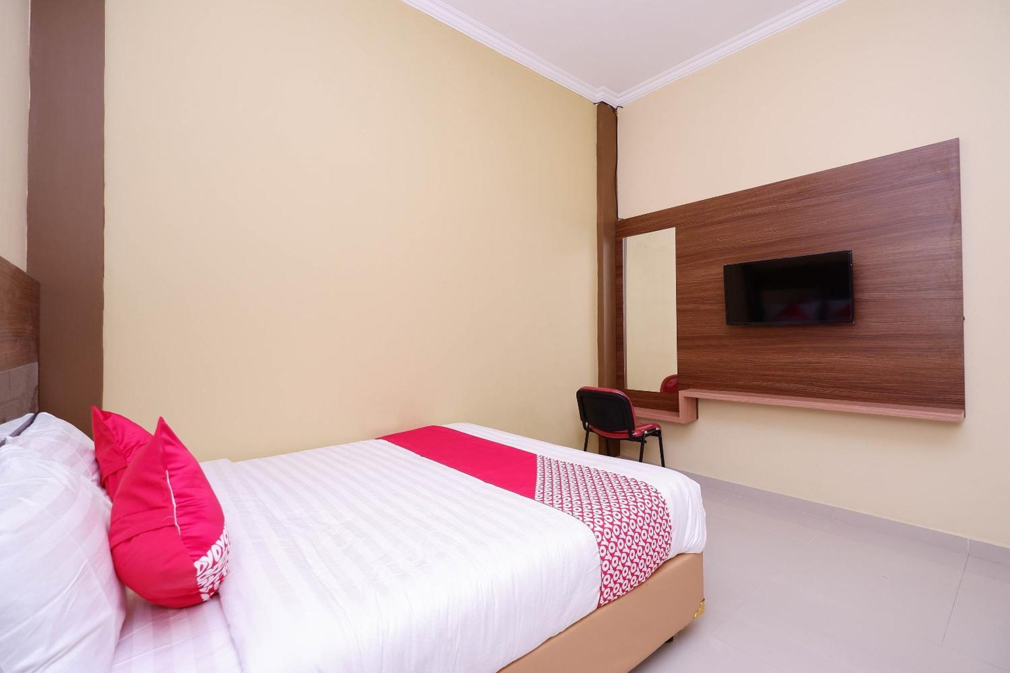 Hotel Super Oyo 1506 Shabrina 2 Syariah Solo Esterno foto