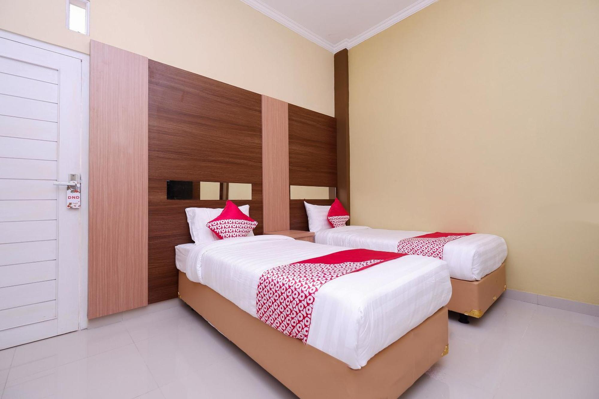 Hotel Super Oyo 1506 Shabrina 2 Syariah Solo Esterno foto